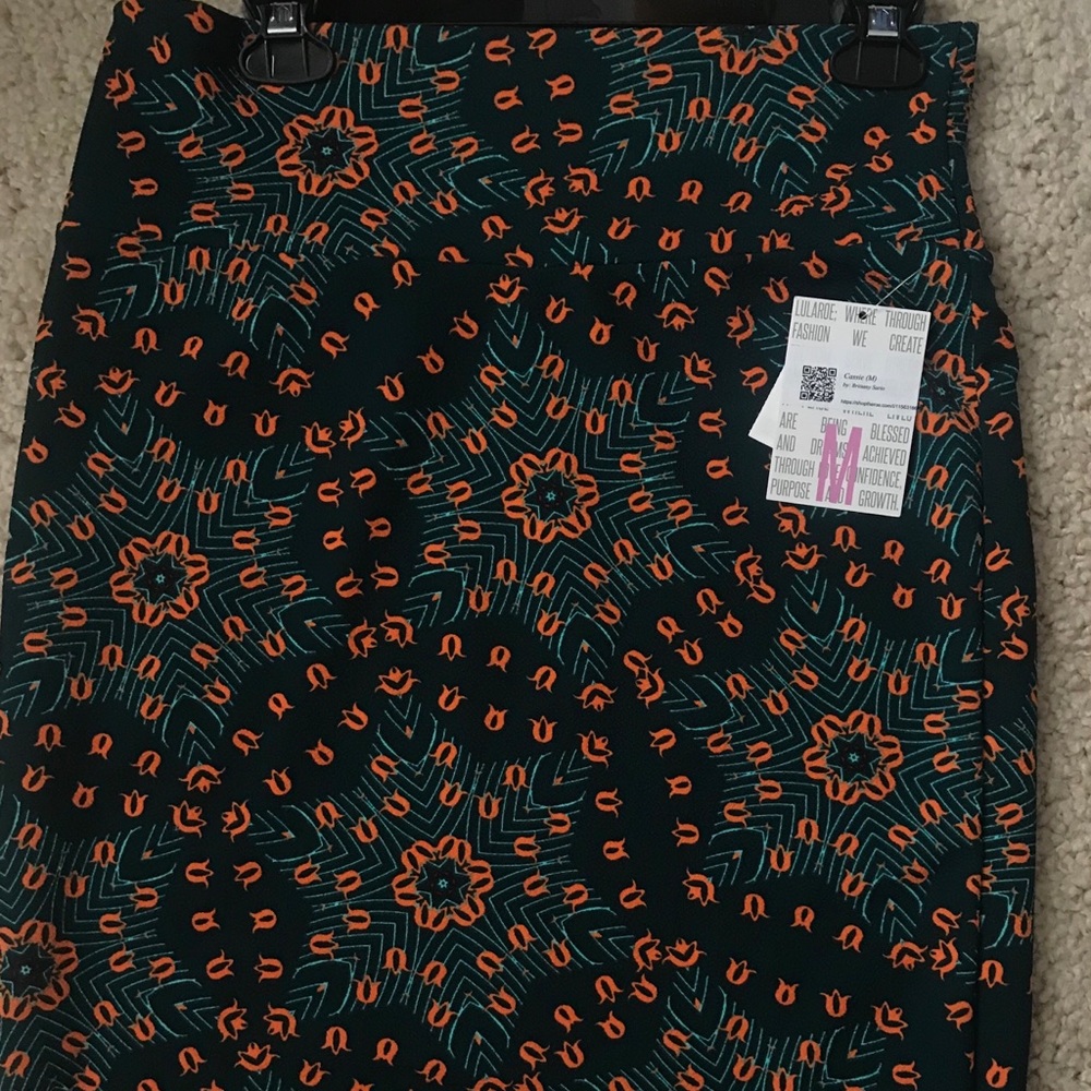 Medium Lularoe Cassie